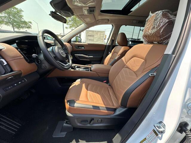 2025 Nissan Pathfinder Platinum Hoffman Estates IL