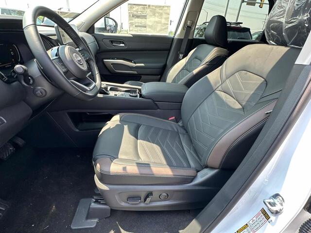 2025 Nissan Pathfinder Platinum Hoffman Estates IL
