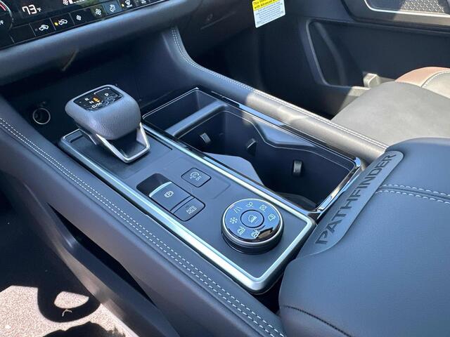 2025 Nissan Pathfinder Platinum Hoffman Estates IL