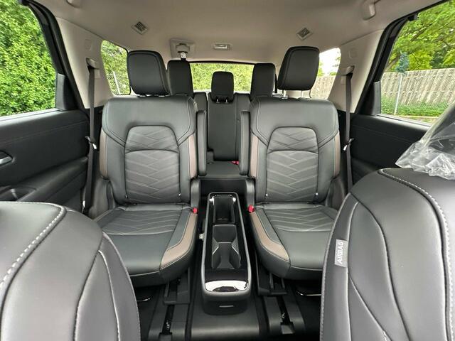 2025 Nissan Pathfinder Platinum Hoffman Estates IL