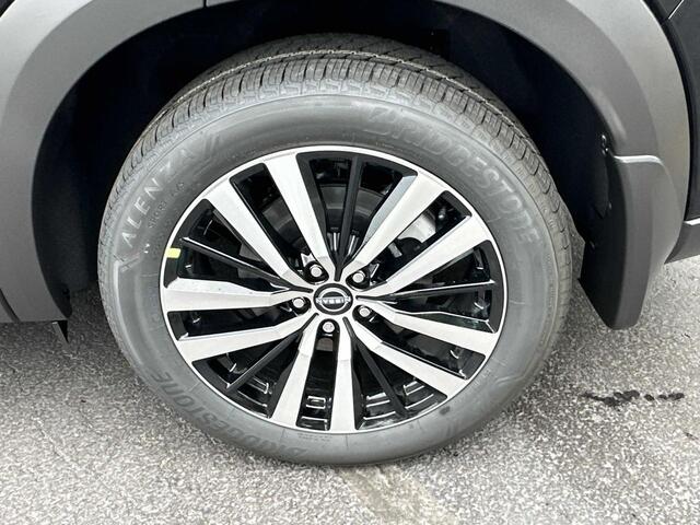 2025 Nissan Pathfinder Platinum Hoffman Estates IL