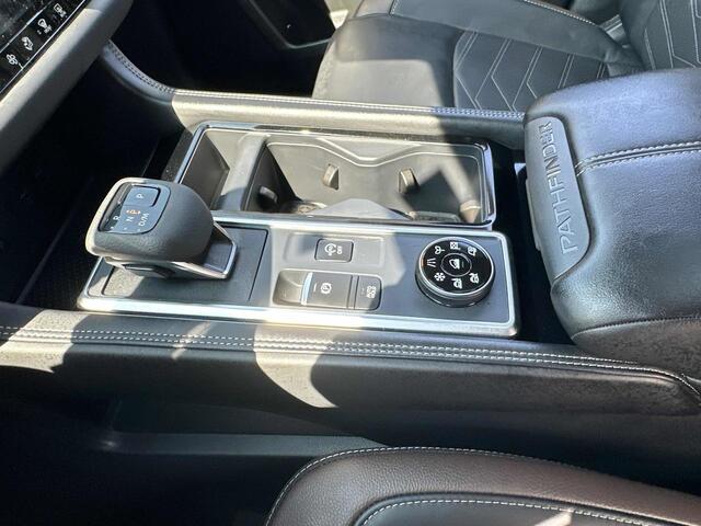 2025 Nissan Pathfinder Platinum Hoffman Estates IL
