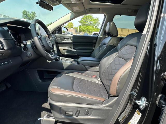 2025 Nissan Pathfinder Platinum Hoffman Estates IL