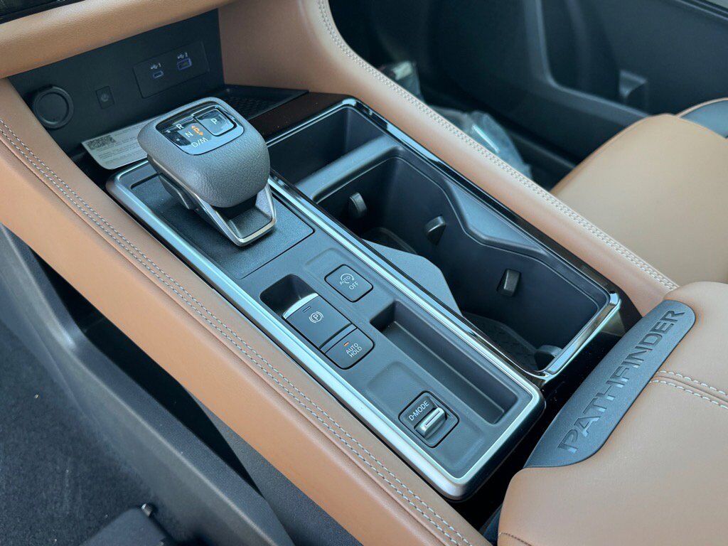 2025 Nissan Pathfinder Platinum Johnson City TN