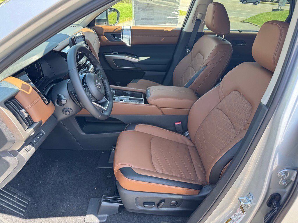 2025 Nissan Pathfinder Platinum Johnson City TN