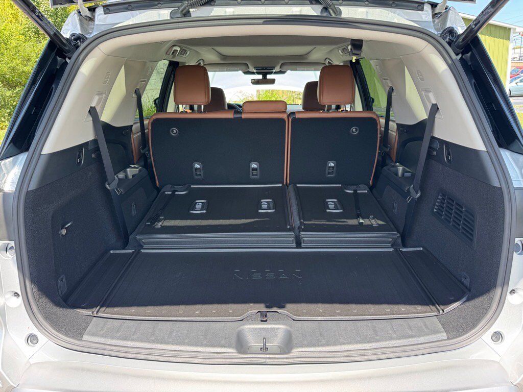 2025 Nissan Pathfinder Platinum Johnson City TN