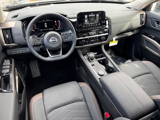 2025 Nissan Pathfinder Platinum Johnson City TN