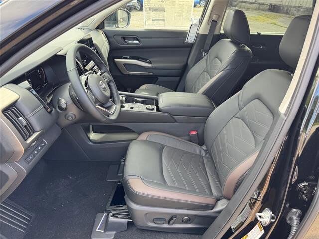 2025 Nissan Pathfinder Platinum Johnson City TN