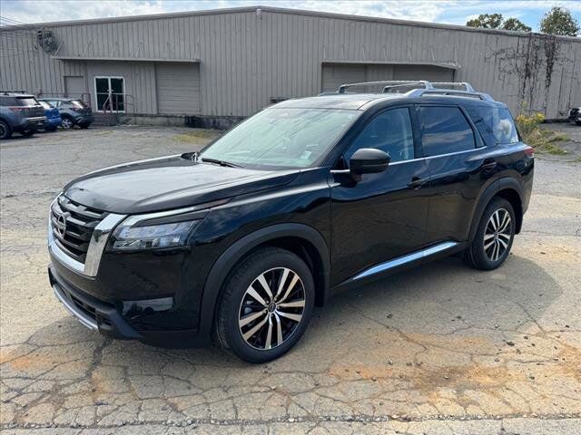 2025 Nissan Pathfinder Platinum Johnson City TN