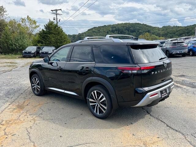 2025 Nissan Pathfinder Platinum Johnson City TN