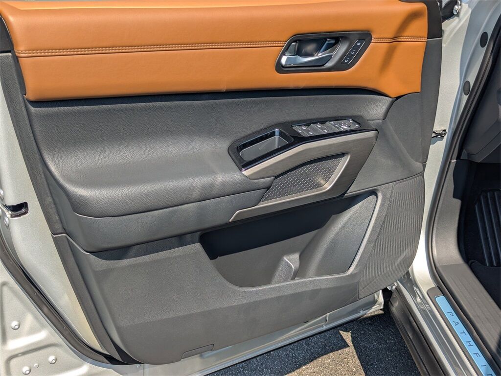 2025 Nissan Pathfinder Platinum Kennesaw GA