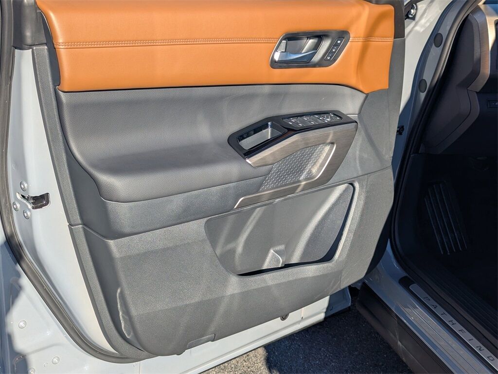 2025 Nissan Pathfinder Platinum Kennesaw GA