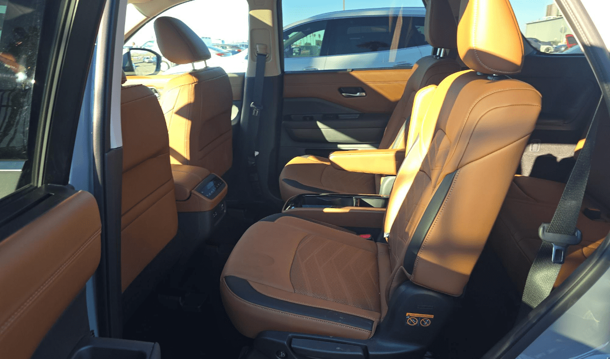 2025 Nissan Pathfinder Platinum Knoxville TN