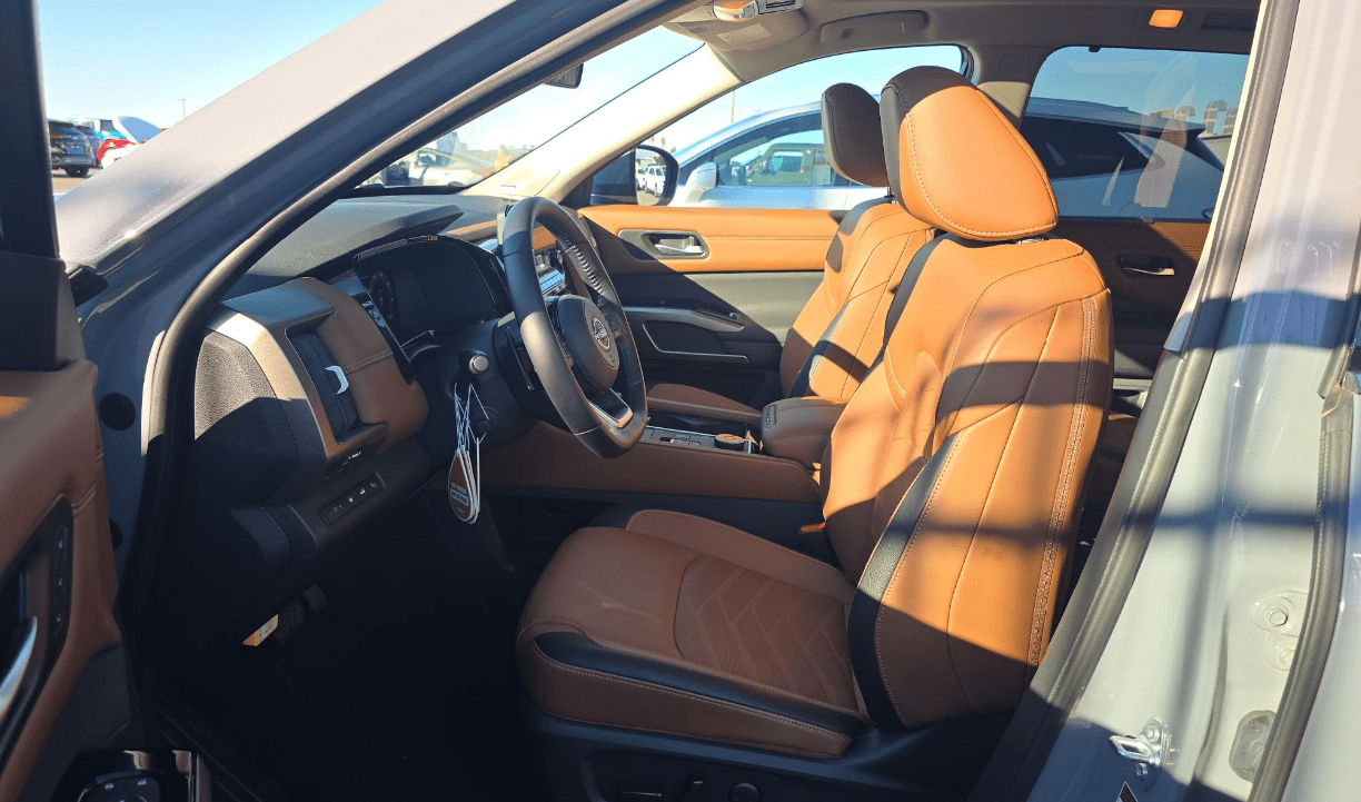 2025 Nissan Pathfinder Platinum Knoxville TN