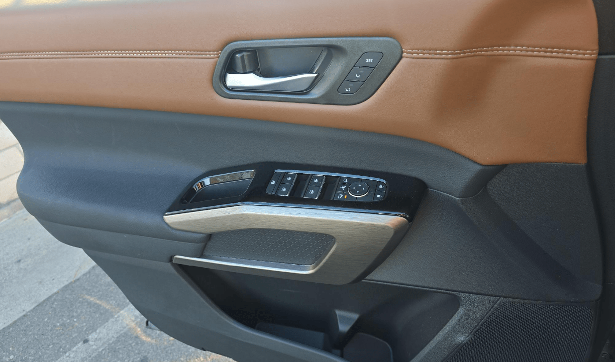 2025 Nissan Pathfinder Platinum Knoxville TN