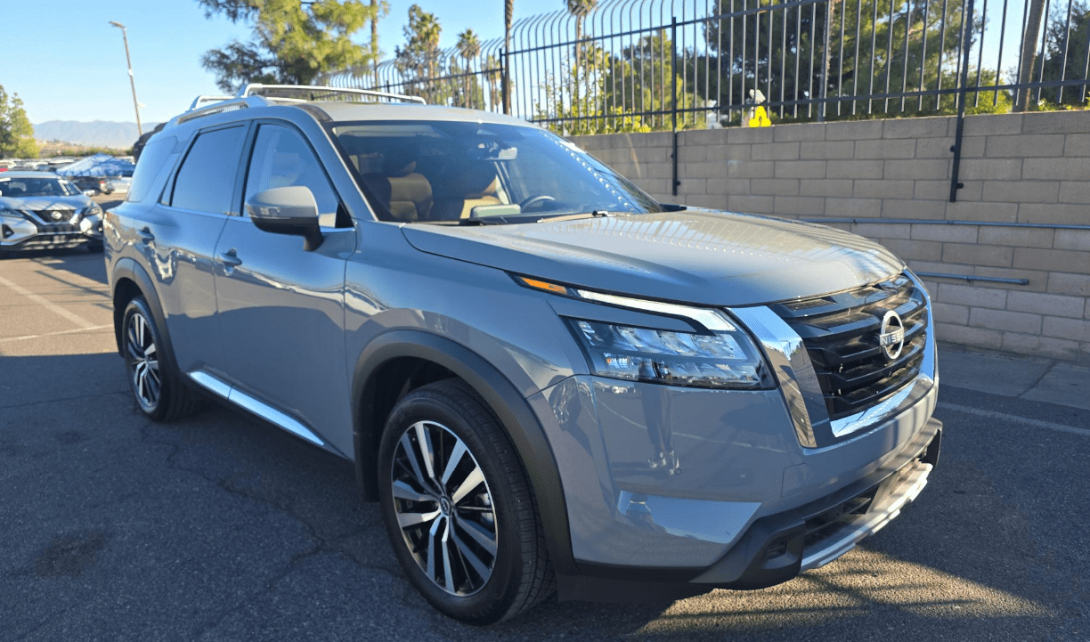 2025 Nissan Pathfinder Platinum Knoxville TN