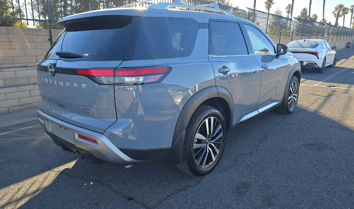 2025 Nissan Pathfinder Platinum Knoxville TN