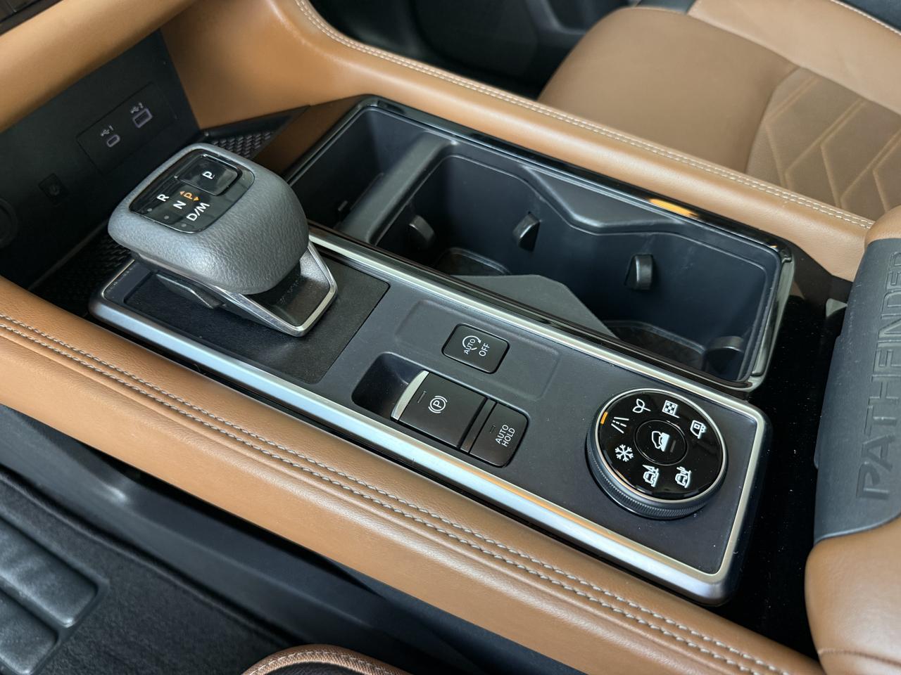 2025 Nissan Pathfinder Platinum Knoxville TN