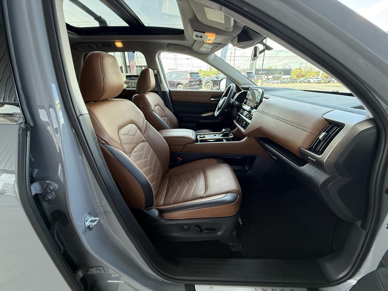 2025 Nissan Pathfinder Platinum Knoxville TN
