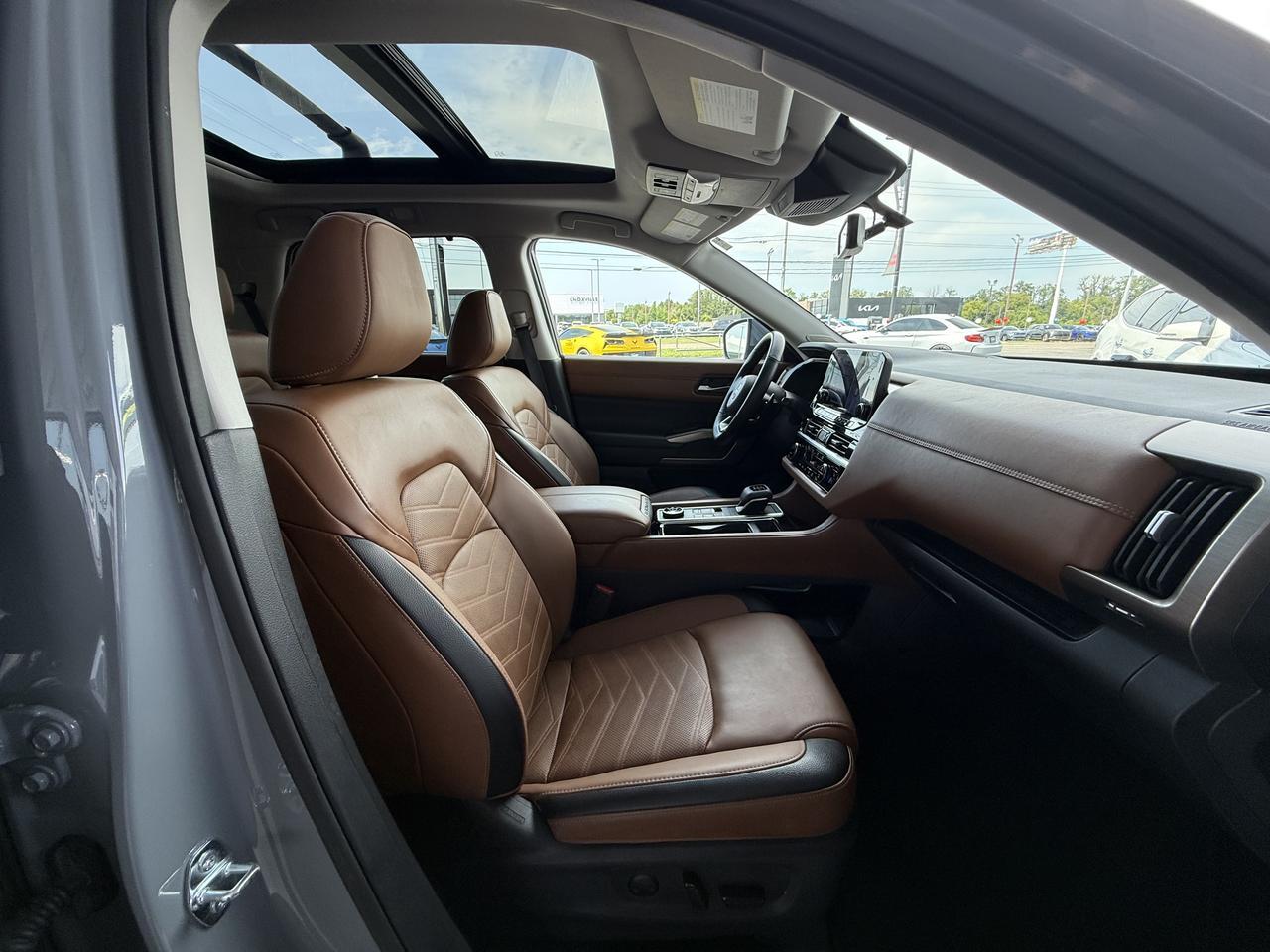 2025 Nissan Pathfinder Platinum Knoxville TN