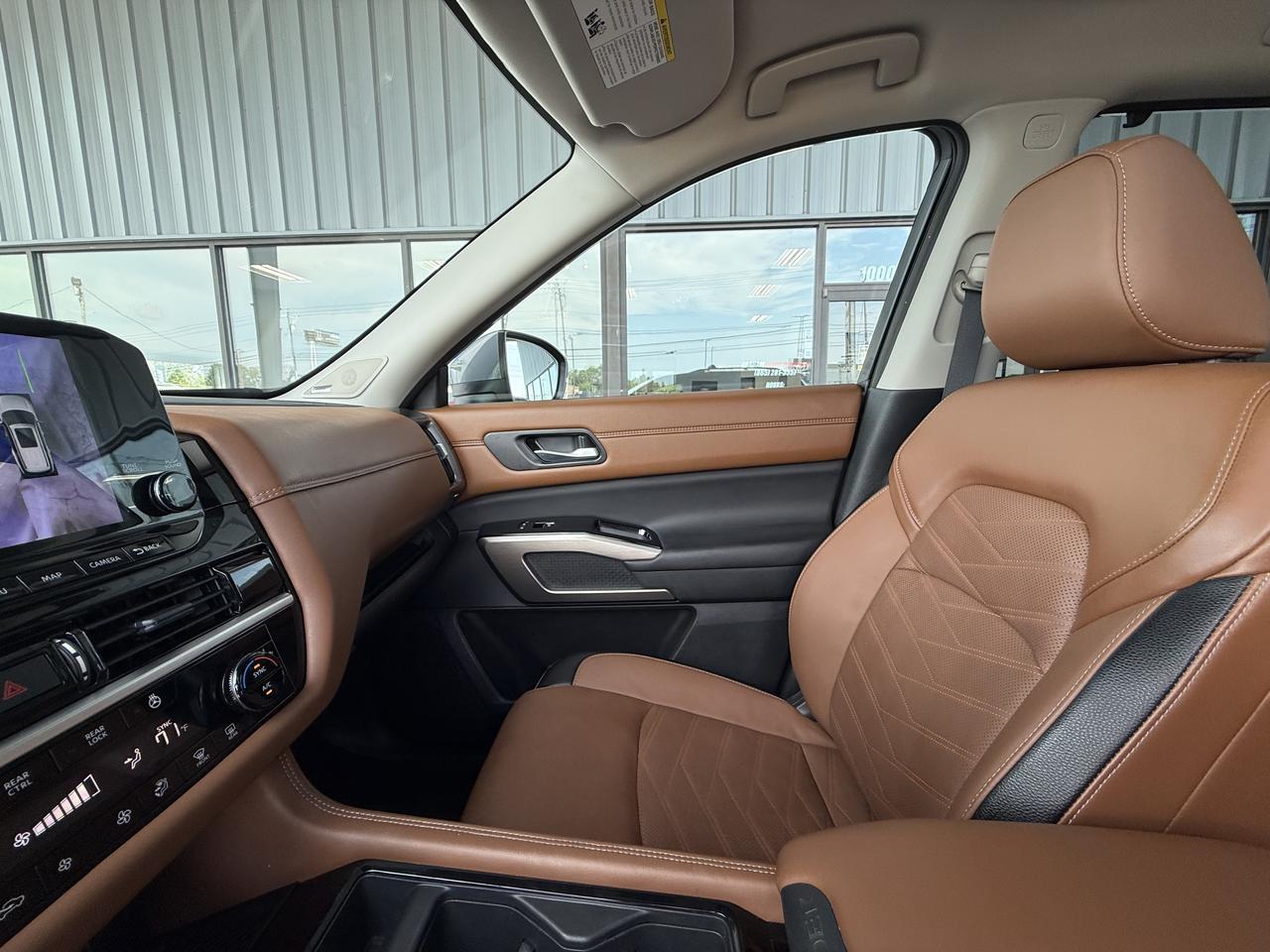 2025 Nissan Pathfinder Platinum Knoxville TN