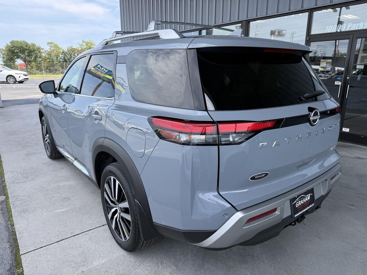 2025 Nissan Pathfinder Platinum Knoxville TN