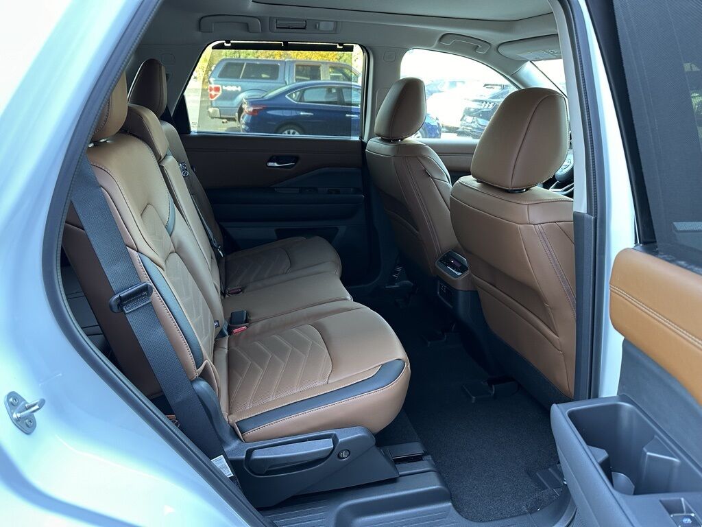 2025 Nissan Pathfinder Platinum San Clemente CA