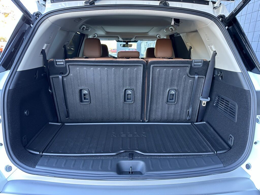 2025 Nissan Pathfinder Platinum San Clemente CA
