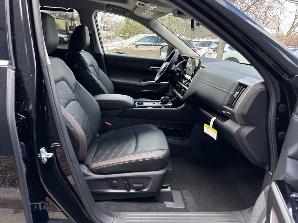 2025 Nissan Pathfinder Platinum San Clemente CA