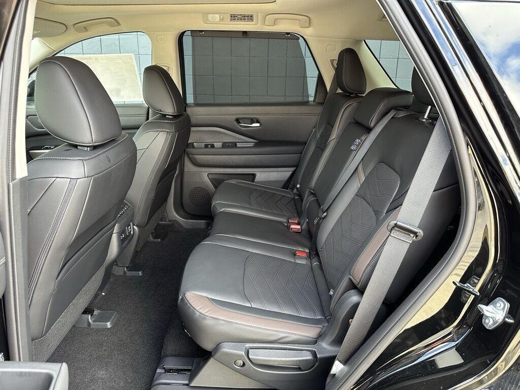 2025 Nissan Pathfinder Platinum San Clemente CA