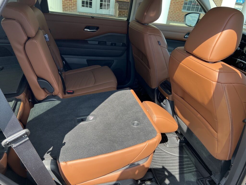 2025 Nissan Pathfinder Platinum Mount Joy PA