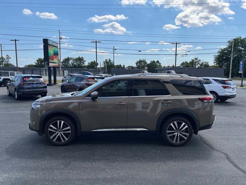 2025 Nissan Pathfinder Platinum