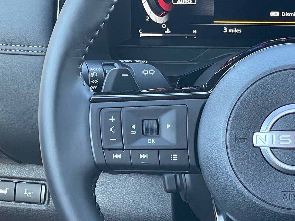2025 Nissan Pathfinder Platinum Oak Ridge TN