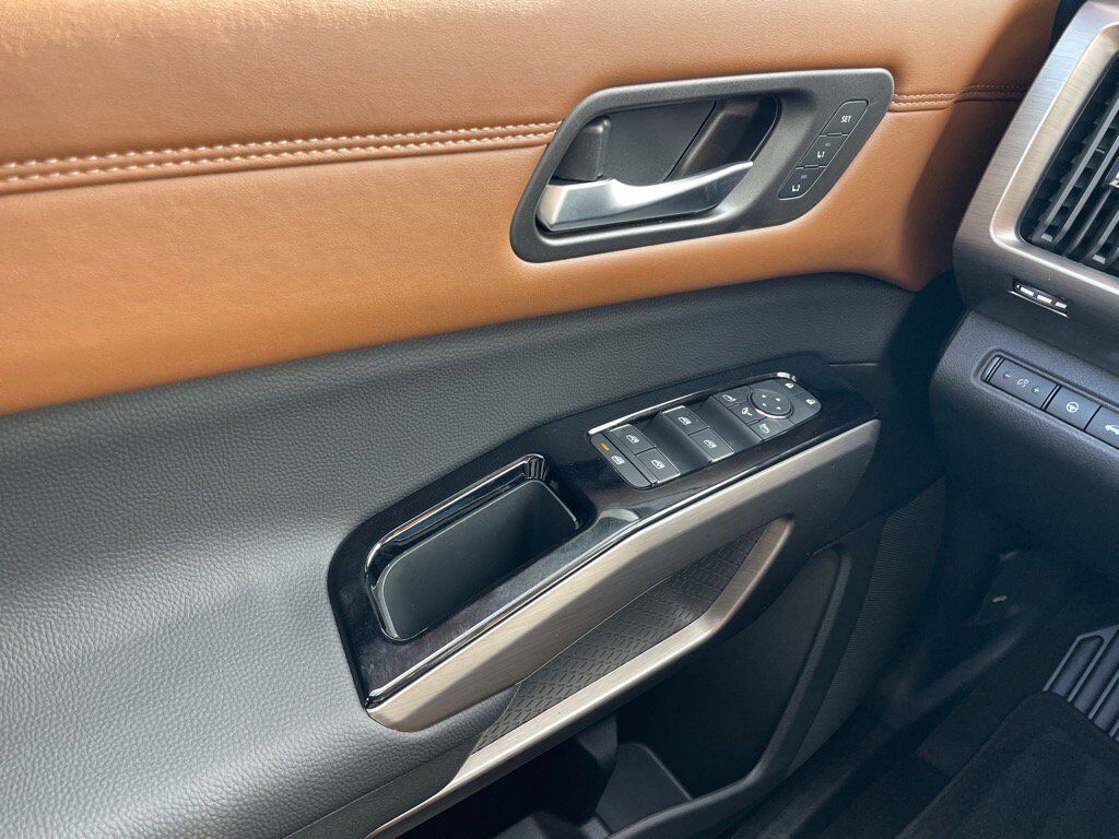 2025 Nissan Pathfinder Platinum Oak Ridge TN