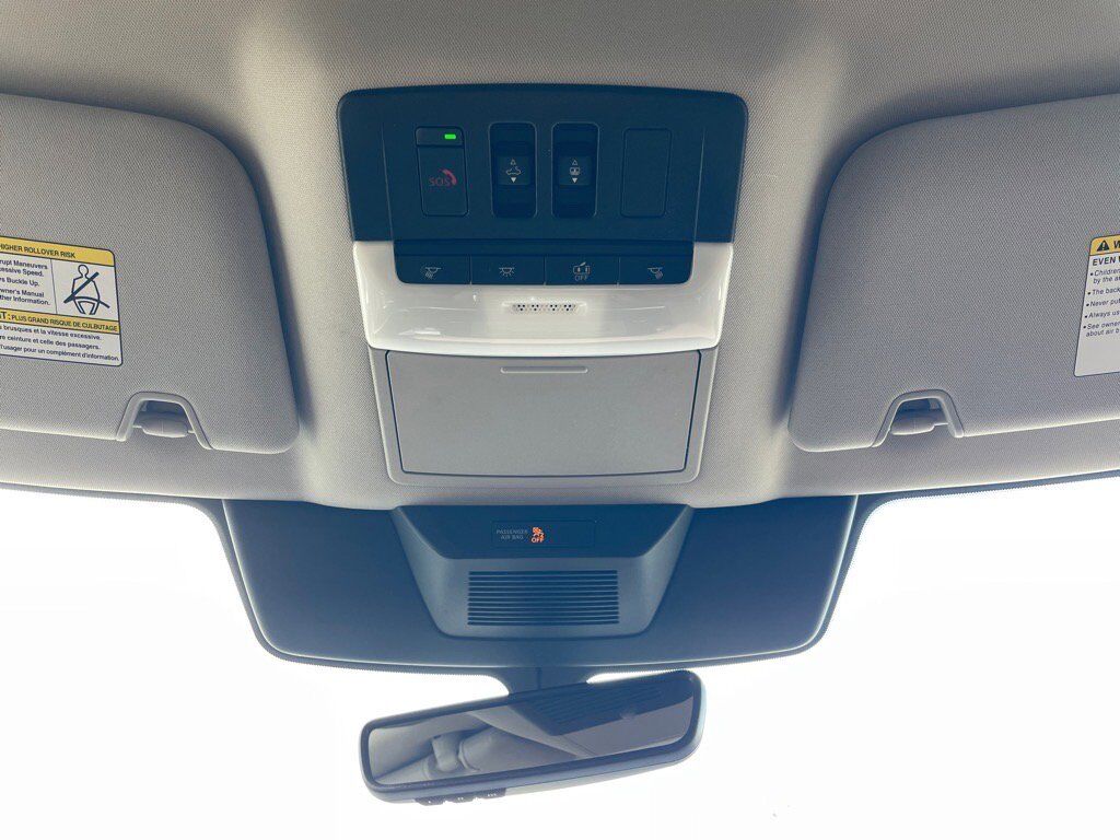 2025 Nissan Pathfinder Platinum photo 17