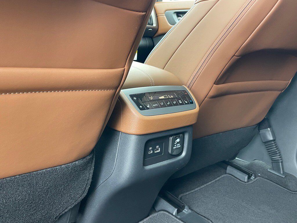 2025 Nissan Pathfinder Platinum photo 23