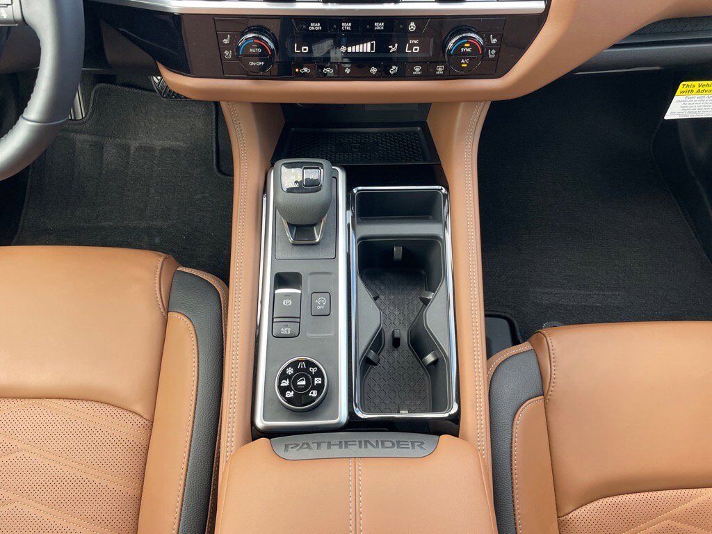 2025 Nissan Pathfinder Platinum photo 15