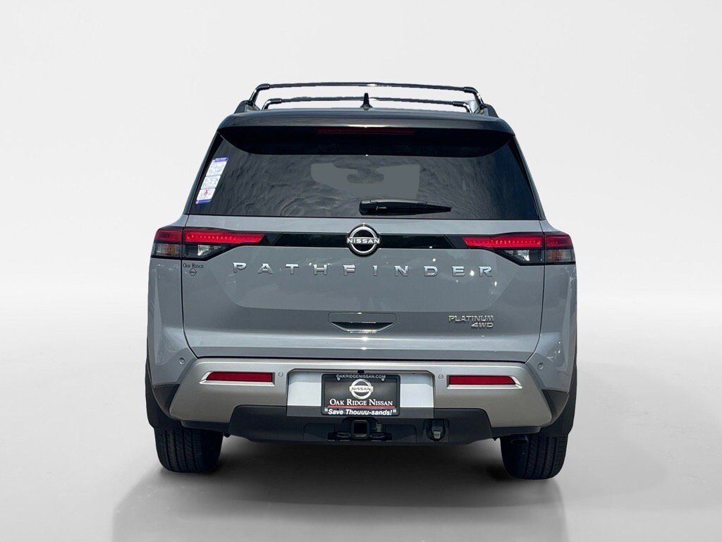 2025 Nissan Pathfinder Platinum photo 4