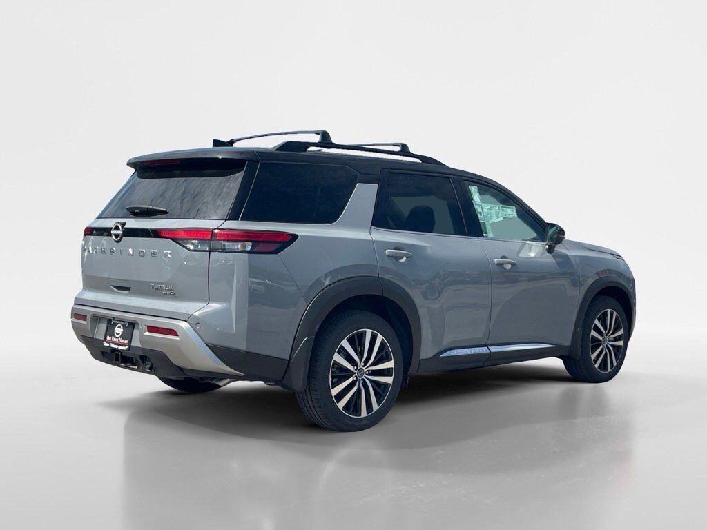 2025 Nissan Pathfinder Platinum photo 5