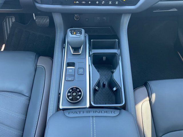 2025 Nissan Pathfinder Platinum Oak Ridge TN