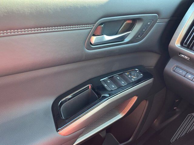 2025 Nissan Pathfinder Platinum Oak Ridge TN