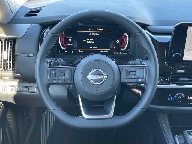2025 Nissan Pathfinder Platinum Oak Ridge TN