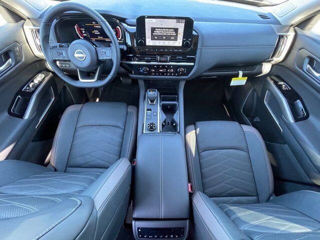 2025 Nissan Pathfinder Platinum Oak Ridge TN