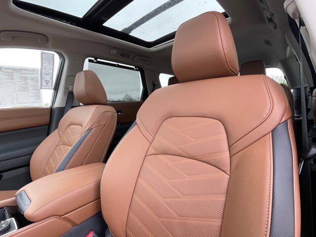 2025 Nissan Pathfinder Platinum Oak Ridge TN