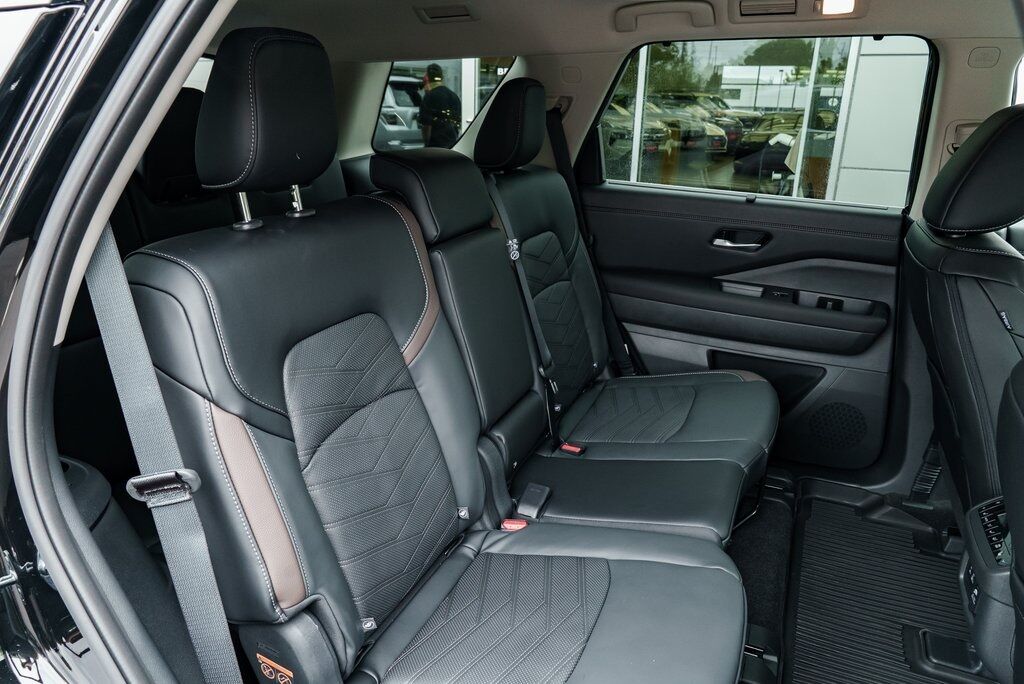 2025 Nissan Pathfinder Platinum Beaverton OR