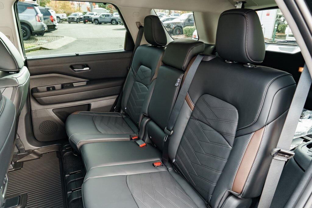 2025 Nissan Pathfinder Platinum Beaverton OR