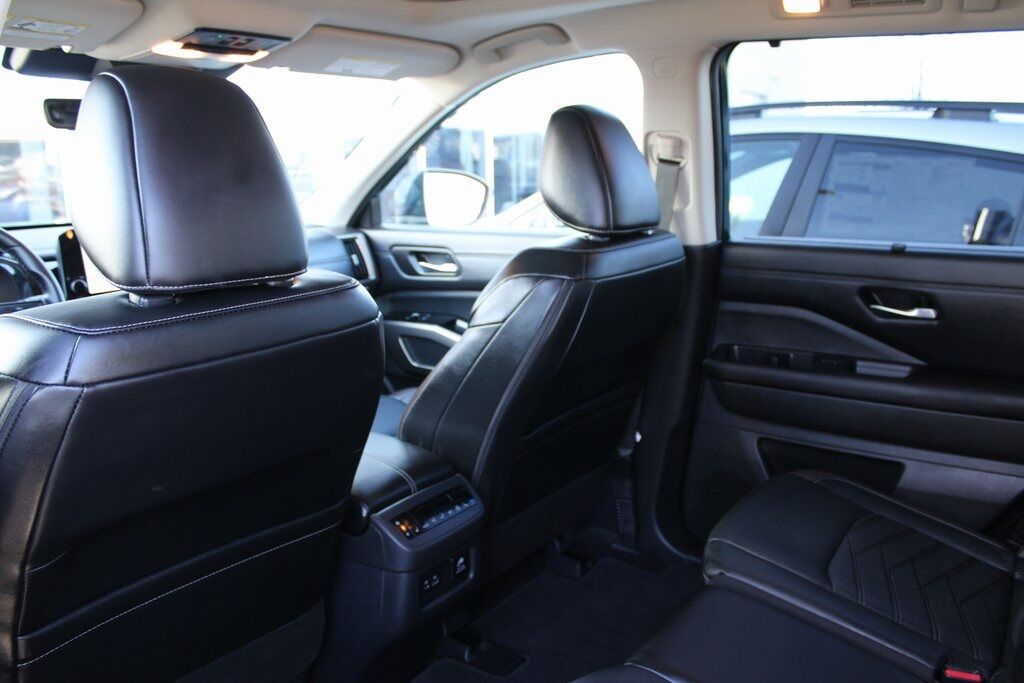 2025 Nissan Pathfinder Platinum Klamath Falls OR