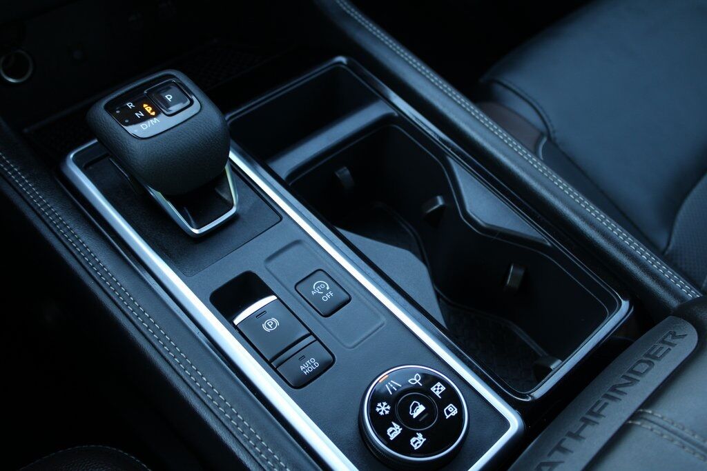 2025 Nissan Pathfinder Platinum Klamath Falls OR