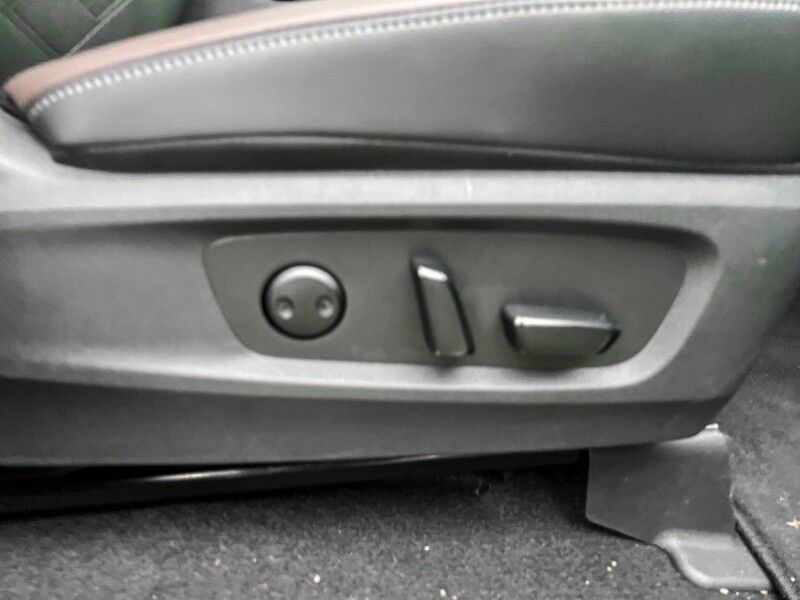 2025 Nissan Pathfinder Platinum Wilmington NC