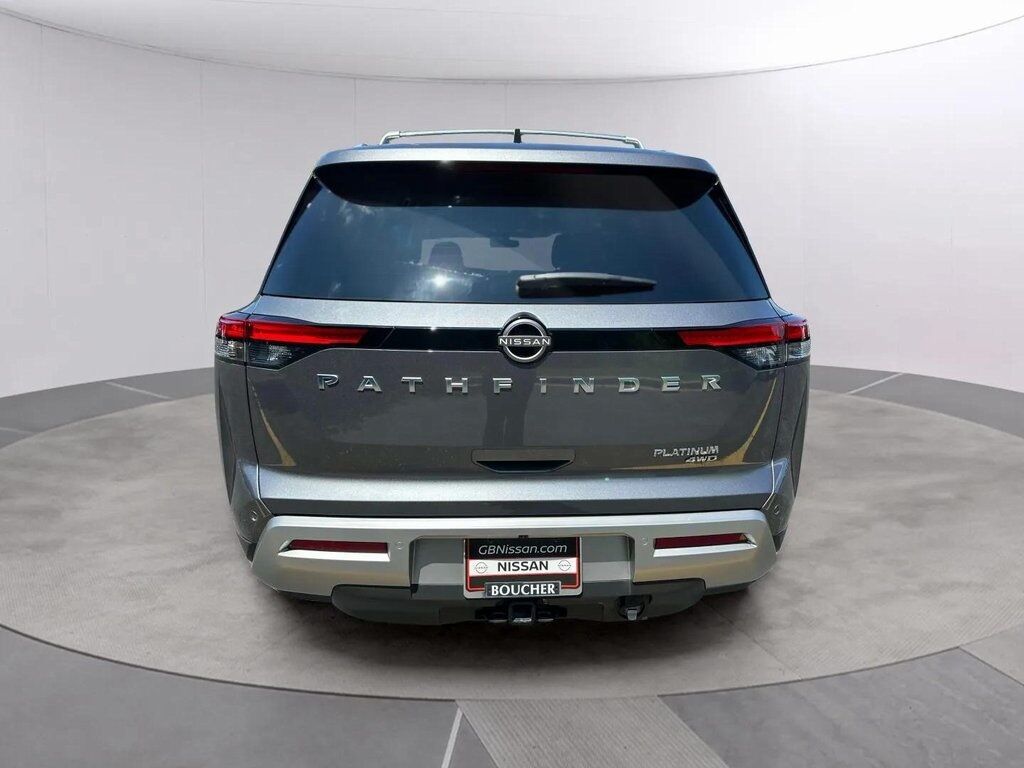 2025 Nissan Pathfinder Platinum w/Captain&apos;s Chairs Package San Clemente CA